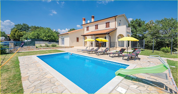 villa andretti pool house