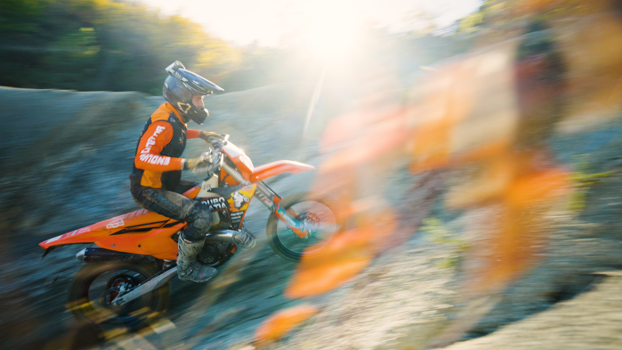 Experienced Riders Wait for Autumn Every Year